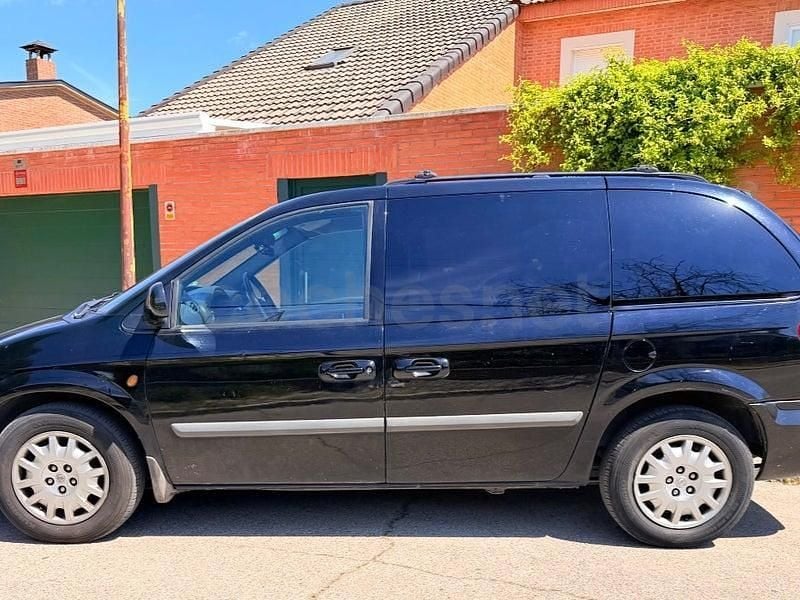 Usado Chrysler Voyager 143 CV (105 kW) 2007 Negro Monovolumen