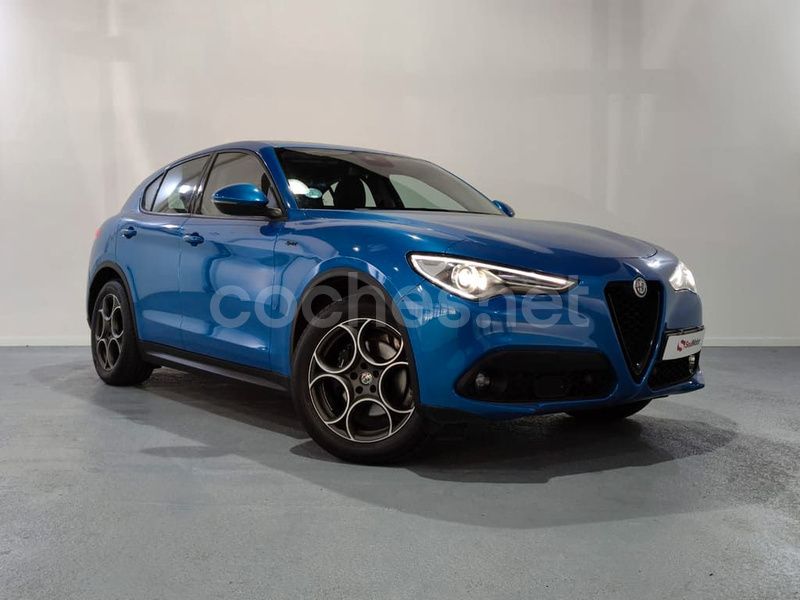 Azul Usado 2022 Alfa Romeo Stelvio Sprint SUV | 37.499 € (Caro) - Imagen 1/4