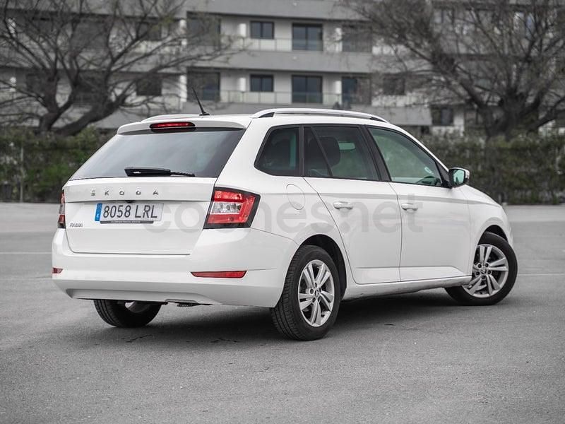 Usado Skoda Fabia Ambition 95 CV (69 kW) 2021 Blanco Utilitario