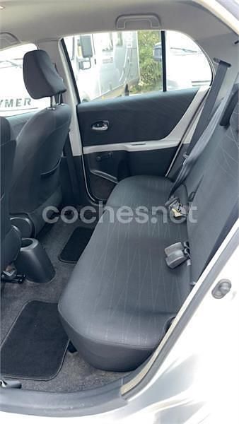 Begagnad Toyota Yaris 90 HK (66 kW) 2007 Grå Halvkombi