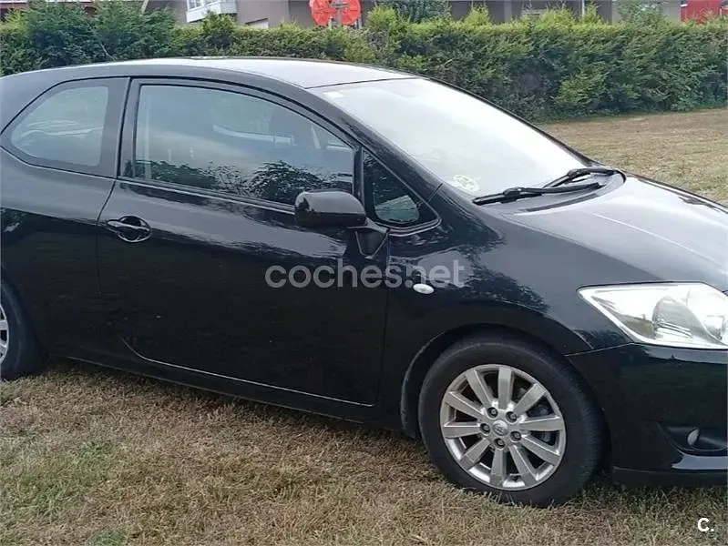 Usado Toyota Auris Luna 90 CV (66 kW) 2007 Negro Utilitario