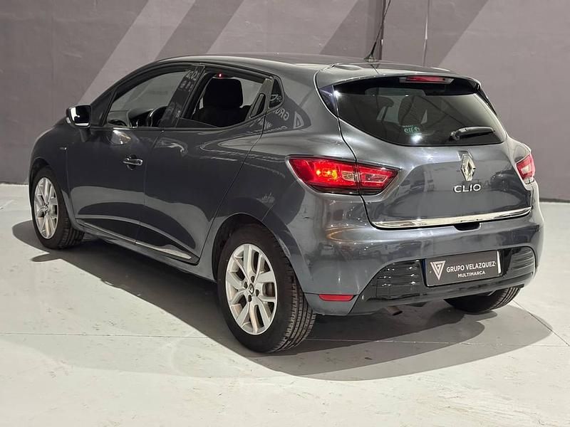Usado Renault Clio IV LIMITED 90 CV (66 kW) 2019 Gris Berlina