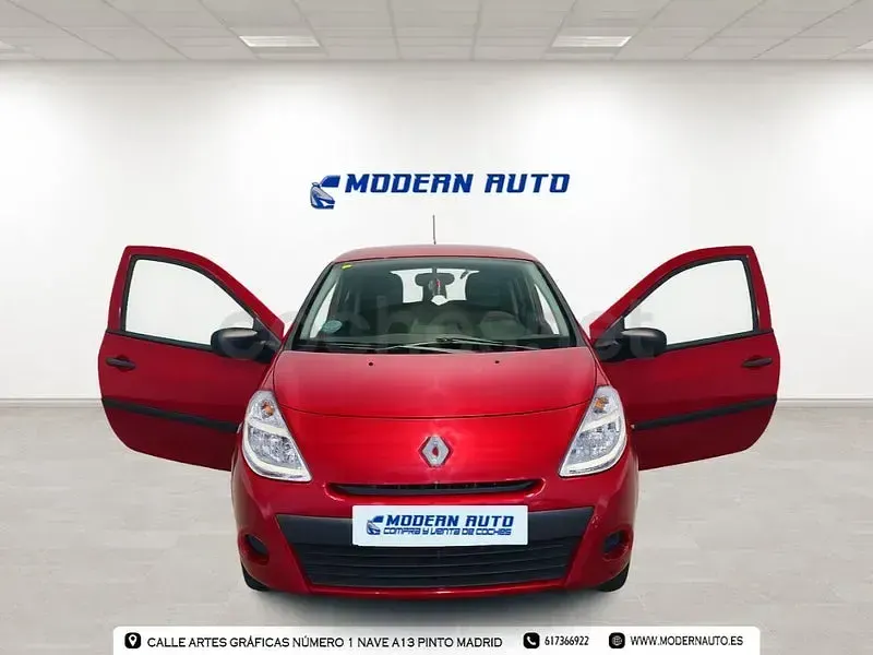 Usado Renault Clio II Expression 75 CV (55 kW) 2011 Granate Berlina