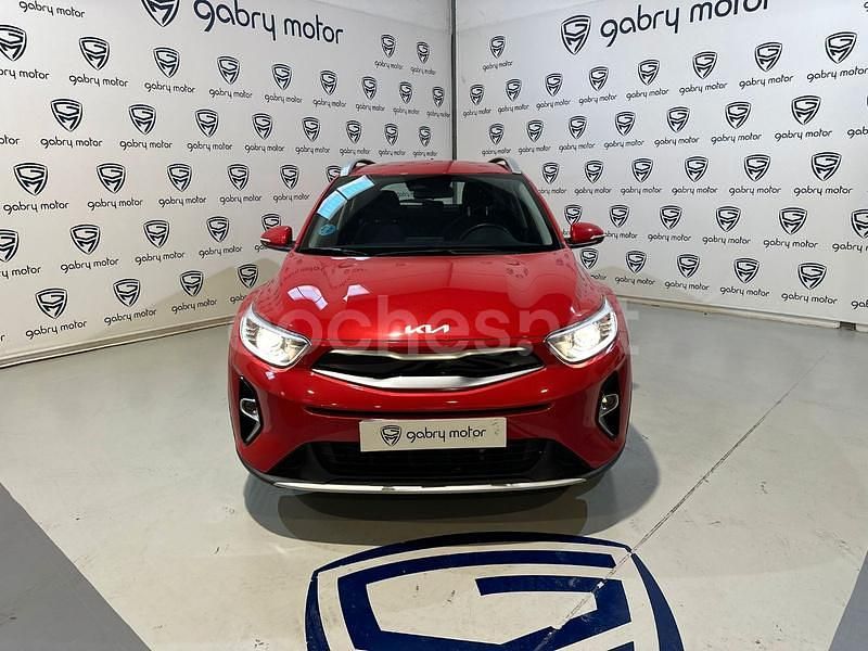 Usado Kia Stonic 100 CV (73 kW) 2024 Rojo SUV