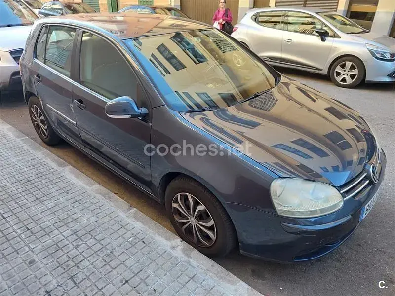 Usado VW Golf IV Trendline 105 CV (77 kW) 2005 Azul Berlina