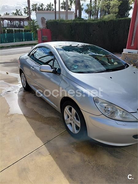Usado Peugeot 307 CC 138 CV (101 kW) 2004 Gris / plata Descapotable