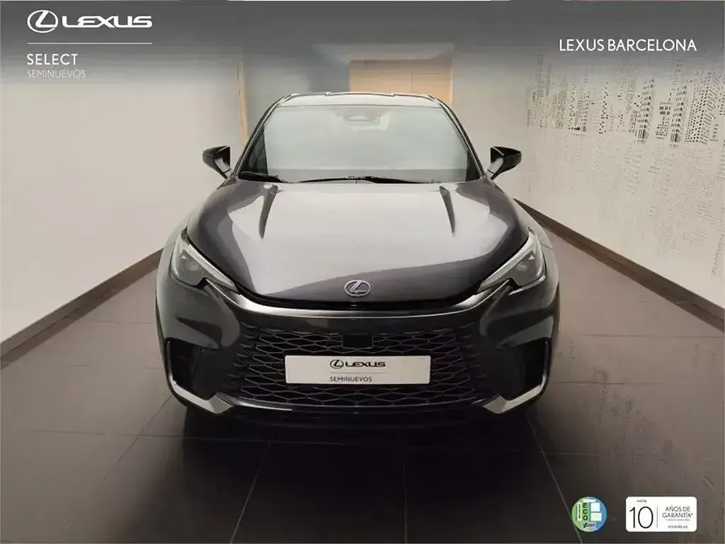 Usado Lexus LBX 136 CV (100 kW) 2026 Gris SUV