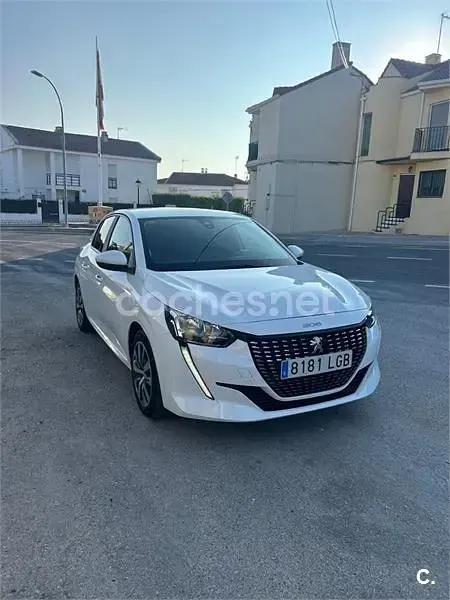 Usado Peugeot 208 Active 100 CV (73 kW) 2020 Blanco Utilitario