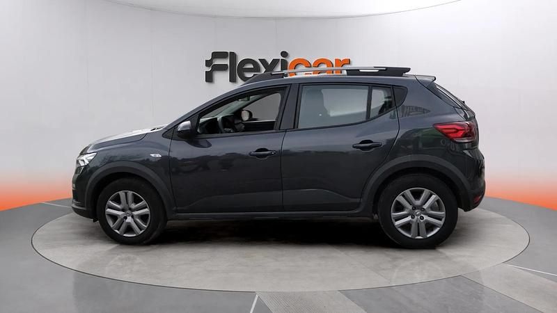 Usado Dacia Sandero Comfort 91 CV (66 kW) 2022 Negro Berlina