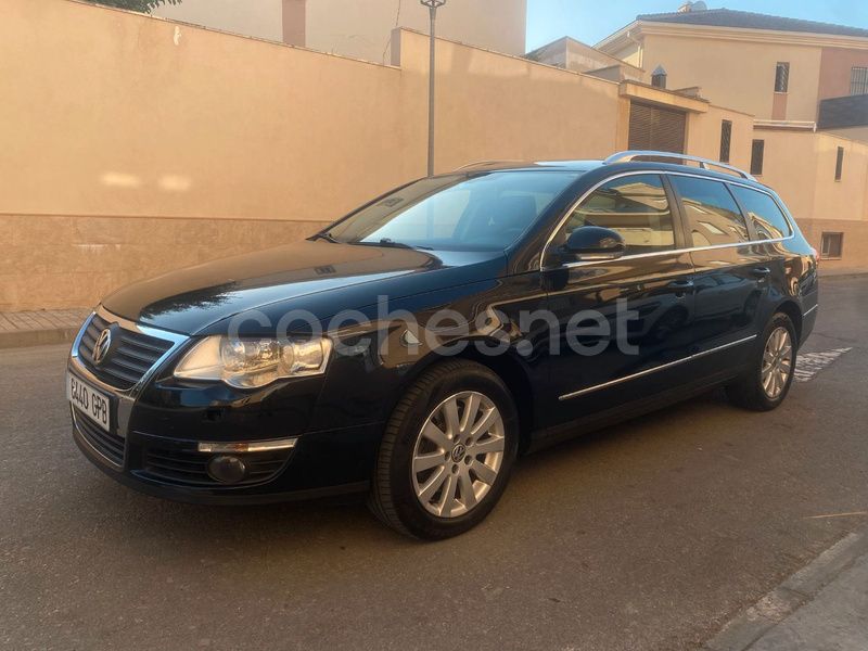 Negro Usado 2009 VW Passat Advance Familiar | 6190 € (Un poco caro) - Imagen 1/4