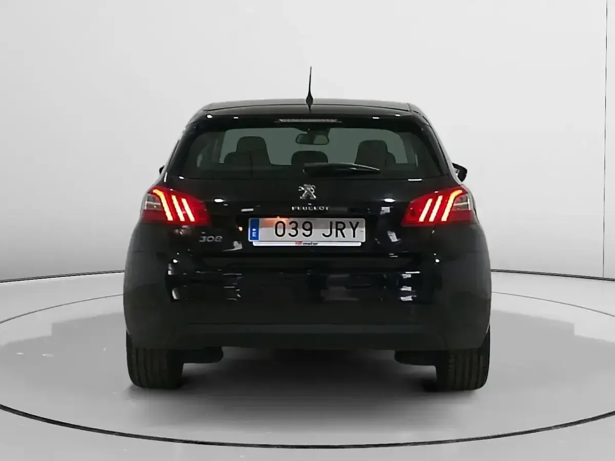 Usado Peugeot 308 Allure 130 CV (95 kW) 2016 Negro Berlina