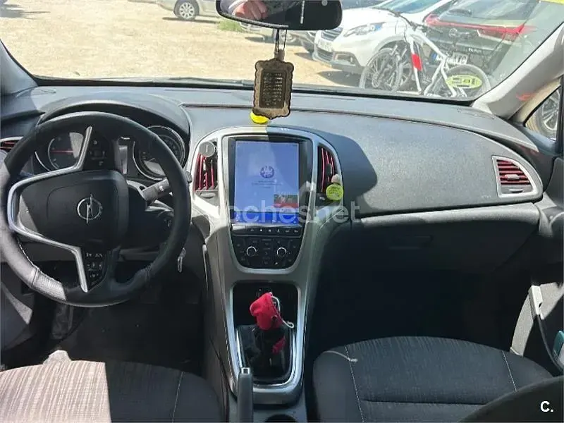 Usado Opel Astra Cosmo 110 CV (80 kW) 2010 Negro Berlina