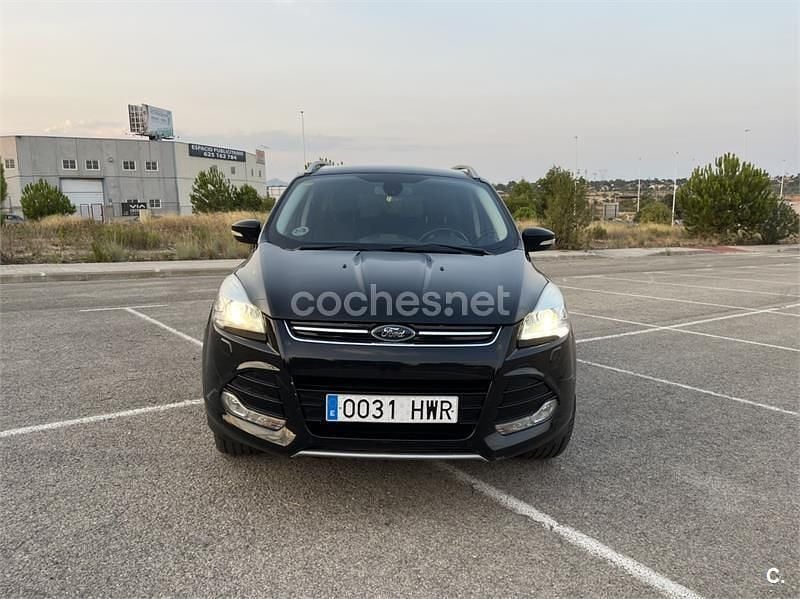 Negro Usado 2014 Ford Kuga Titanium SUV | 10.200 € (Precio justo) - Imagen 1/4