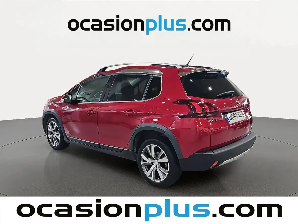 Usado Peugeot 2008 Allure 110 CV (80 kW) 2017 Rojo SUV