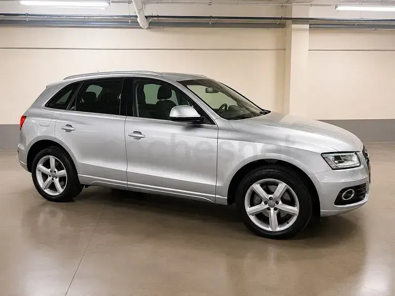 Usado Audi Q5 Attraction 245 CV (180 kW) 2014 Gris / plata SUV