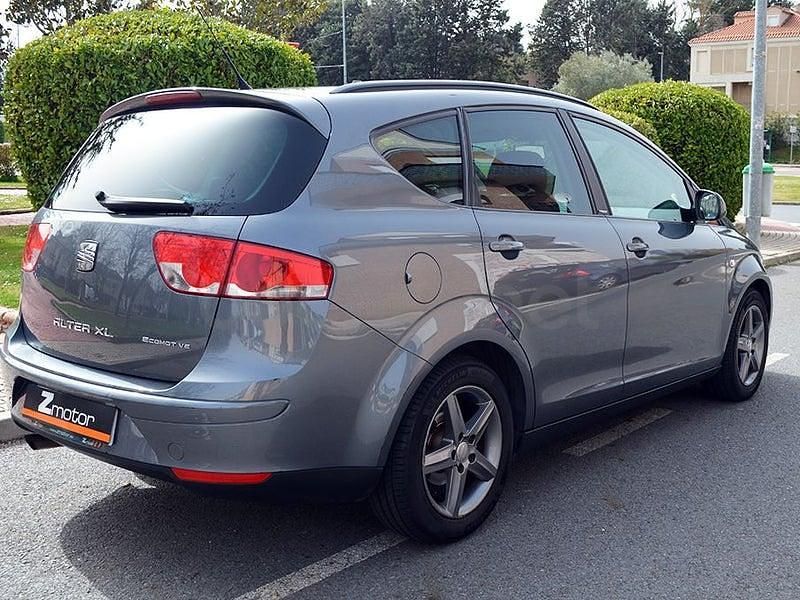 Usado Seat Altea XL I-Tech 105 CV (77 kW) 2014 Gris / plata Monovolumen