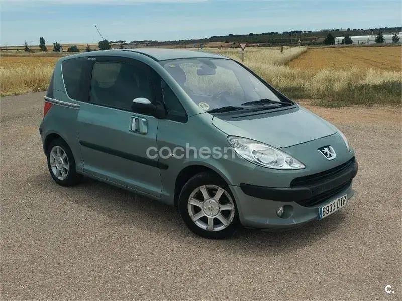 Usado Peugeot 1007 75 CV (55 kW) 2005 Azul Monovolumen