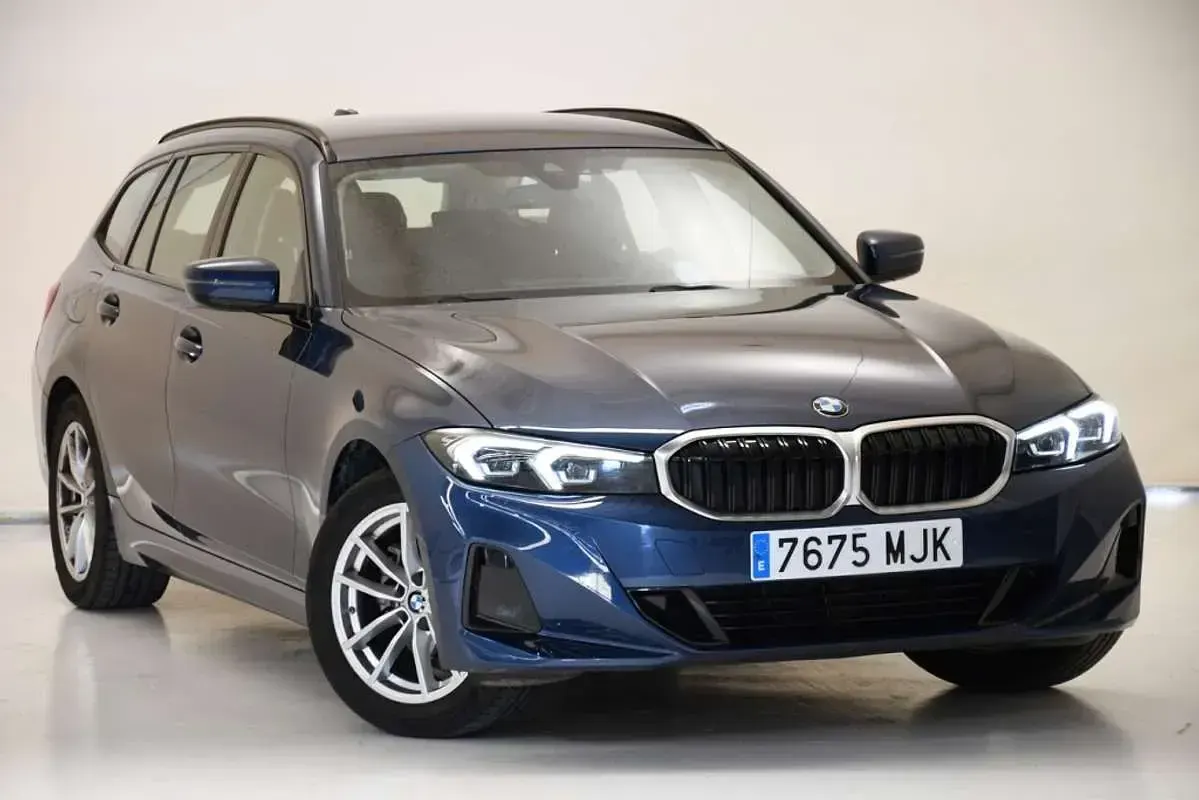Usado BMW 318 150 CV (110 kW) 2023 Azul Familiar
