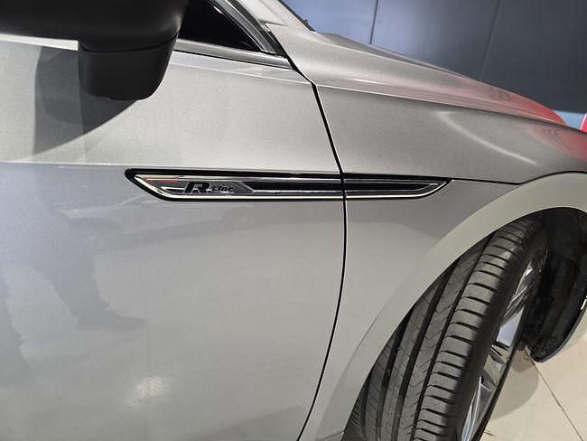 Usado VW Arteon R-line 150 CV (110 kW) 2019 Gris Berlina