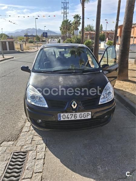 Usado Renault Scénic II Dynamique 105 CV (77 kW) 2008 Negro Monovolumen