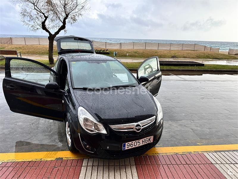 Negro Usado 2011 Opel Corsa Selective Berlina | 3800 € (Precio justo) - Imagen 1/4