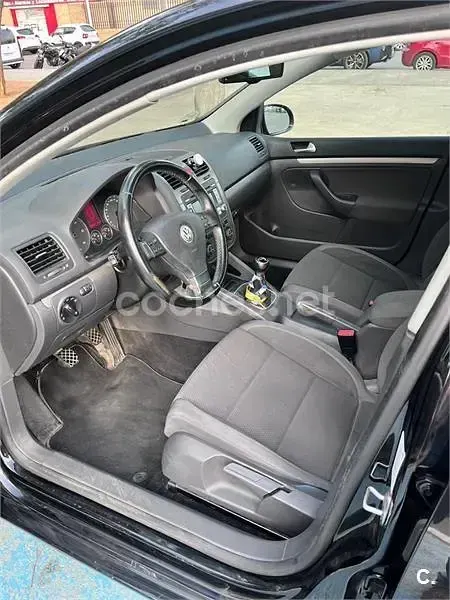 Usado VW Golf V Highline 105 CV (77 kW) 2007 Negro Berlina