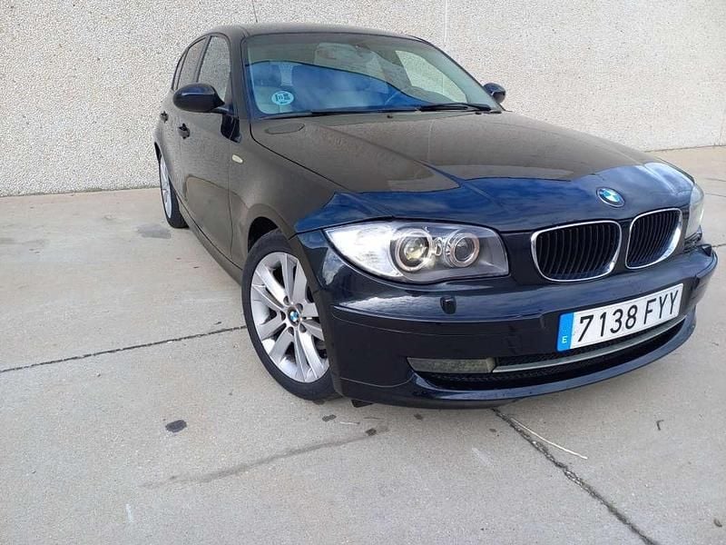 Usado BMW 120 177 CV (130 kW) 2008 Negro Utilitario