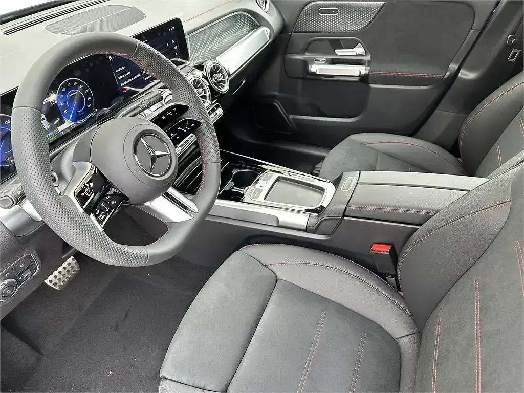 Usado Mercedes EQB250+ 139 kW (190 CV) 2025 Gris SUV