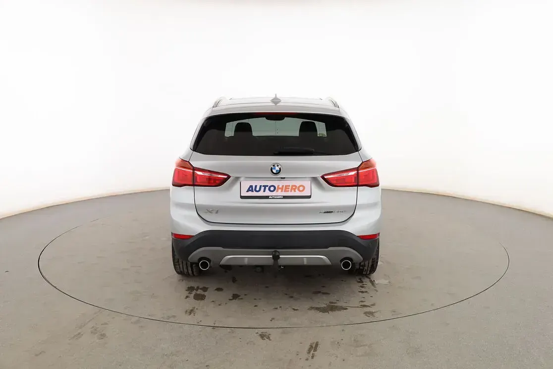 Usado BMW X1 Sport Line 190 CV (139 kW) 2019 Gris SUV