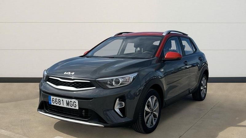 Usado Kia Stonic 100 CV (73 kW) 2023 Gris SUV