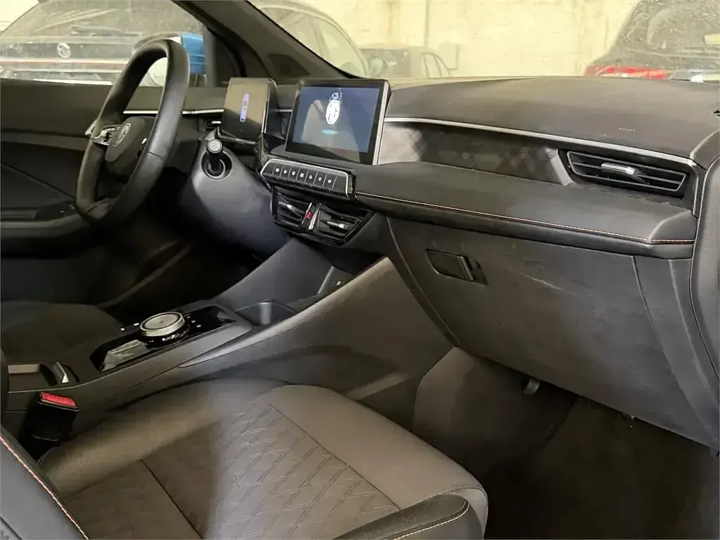 Usado MG MG3 Luxury 195 CV (143 kW) 2025 Azul Utilitario