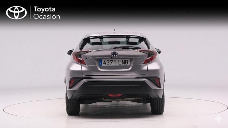 Usado Toyota C-HR Advance 122 CV (89 kW) 2021 Gris SUV