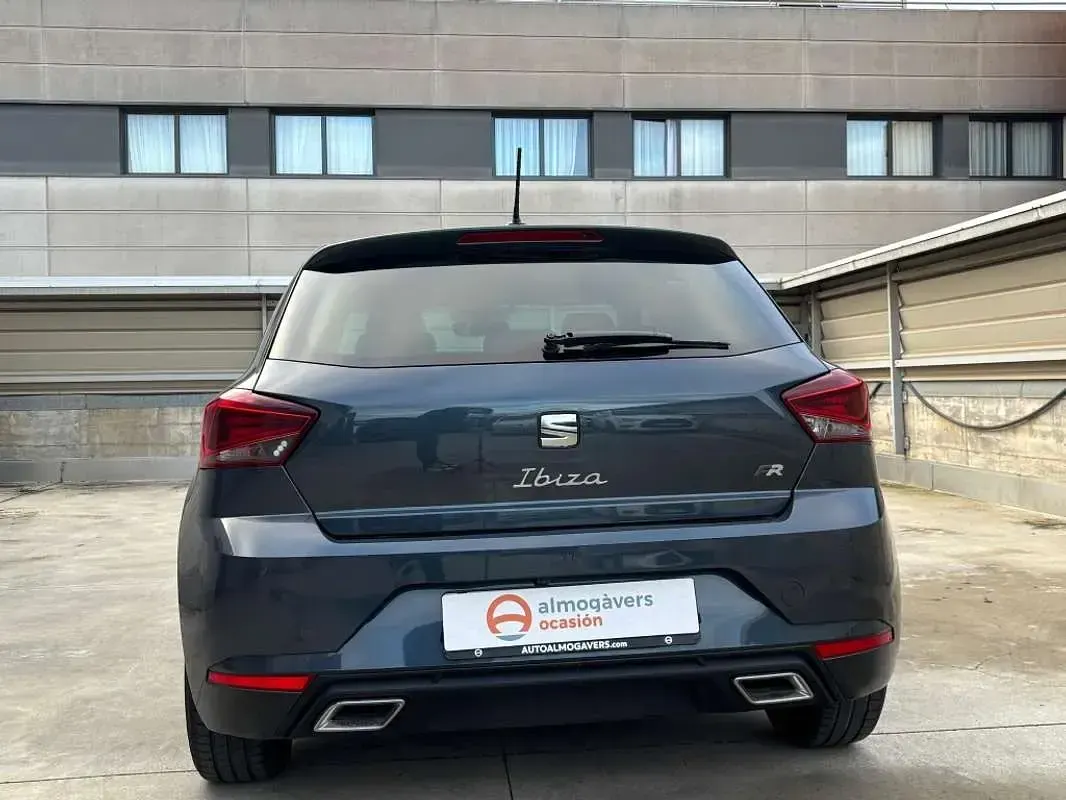 Usado Seat Ibiza FR 116 CV (85 kW) 2024 Gris Utilitario