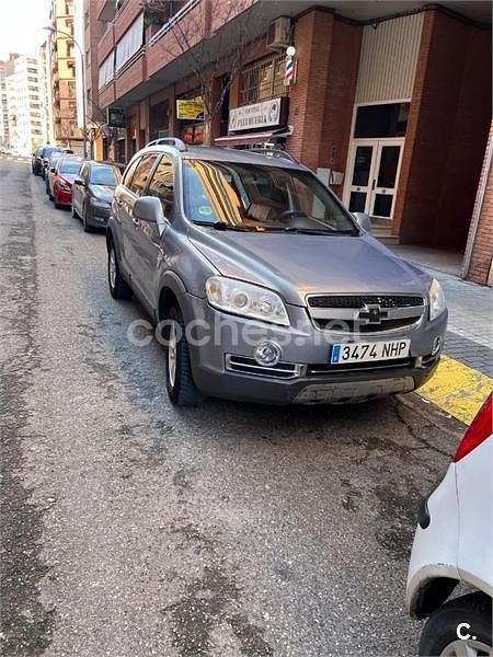 Usado Chevrolet Captiva LT 150 CV (110 kW) 2010 Gris / plata SUV