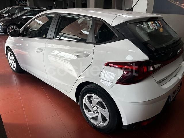 Blanco Usado 2021 Hyundai i20 Berlina | 11.999 € (Buen precio) - Imagen 1/4