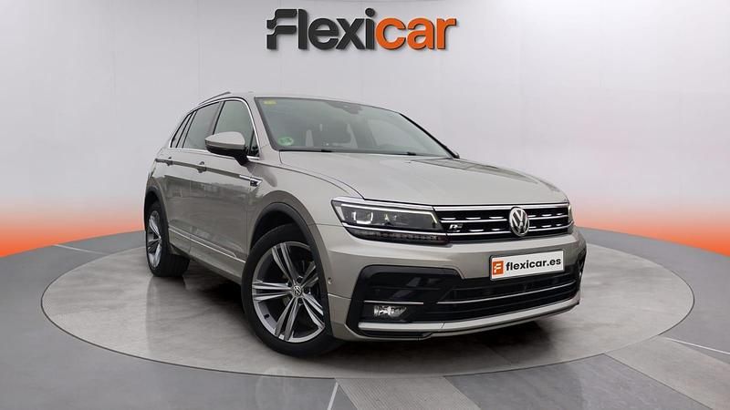 Usado VW Tiguan Sportline 151 CV (111 kW) 2018 Gris SUV