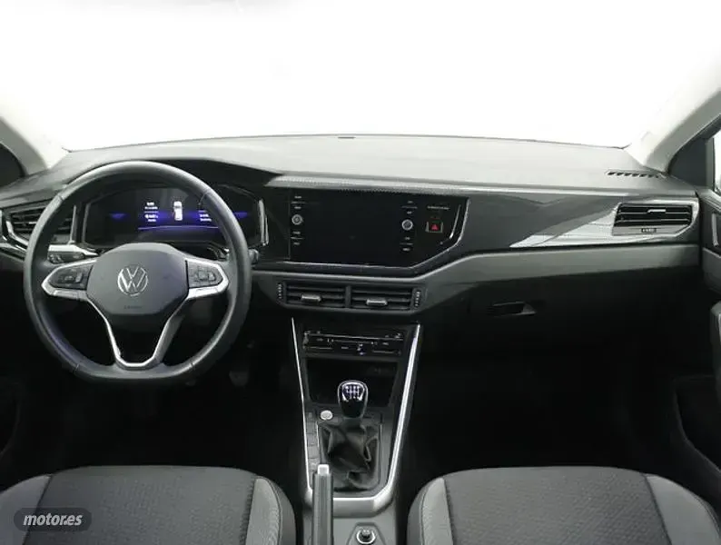 Usado VW Taigo Life 115 CV (84 kW) 2025 Plateado SUV
