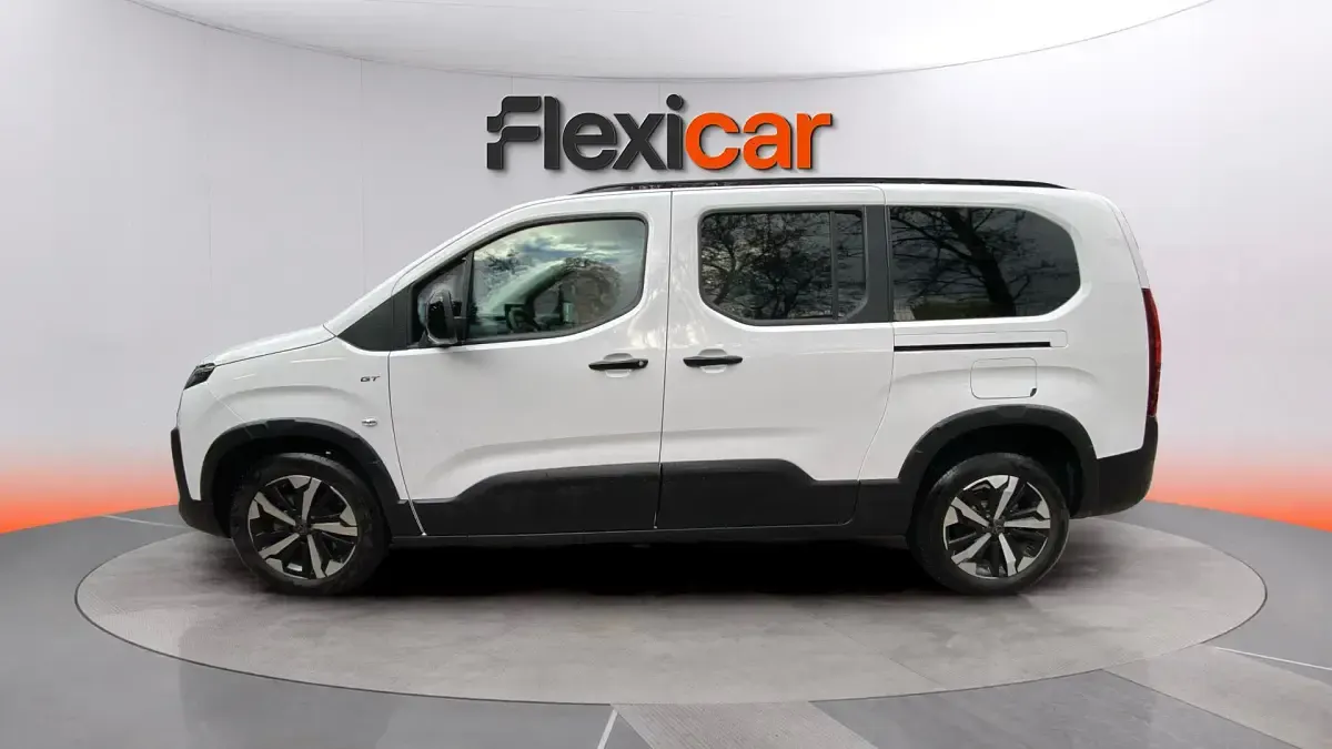 Usado Peugeot Rifter GT 131 CV (96 kW) 2025 Blanco Monovolumen