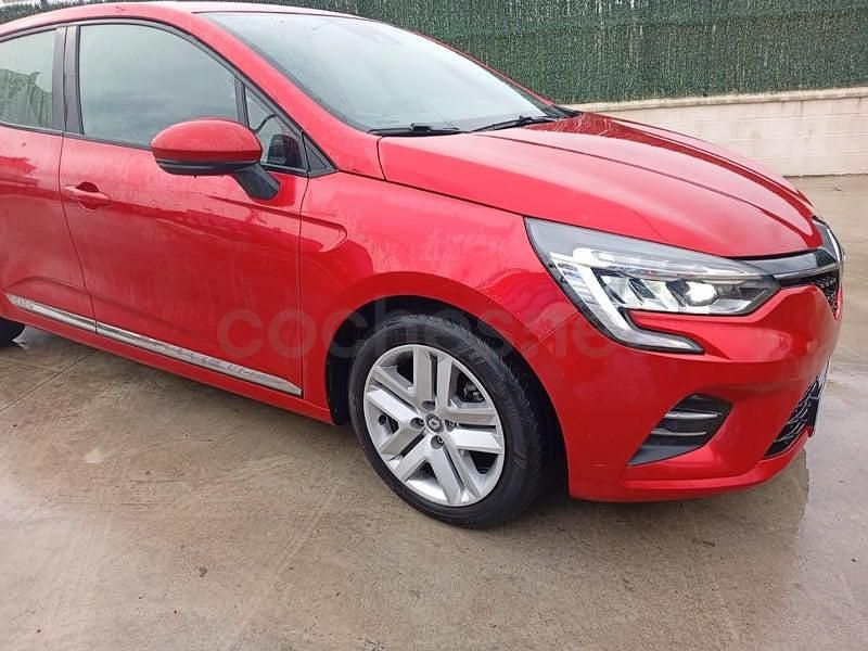 Usado Renault Clio V Intens 100 CV (73 kW) 2021 Rojo Berlina