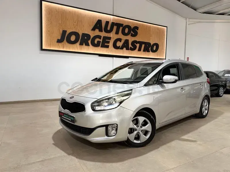 Usado Kia Carens 115 CV (84 kW) 2015 Gris / plata Monovolumen