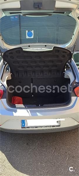 Usado Seat Ibiza Style 90 CV (66 kW) 2016 Gris / plata Berlina