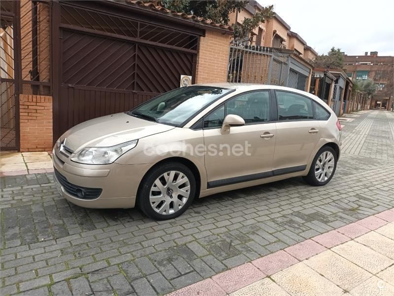 Beige Usado 2007 Citroën C4 Exclusive Berlina | 2790 € (Precio justo) - Imagen 1/4
