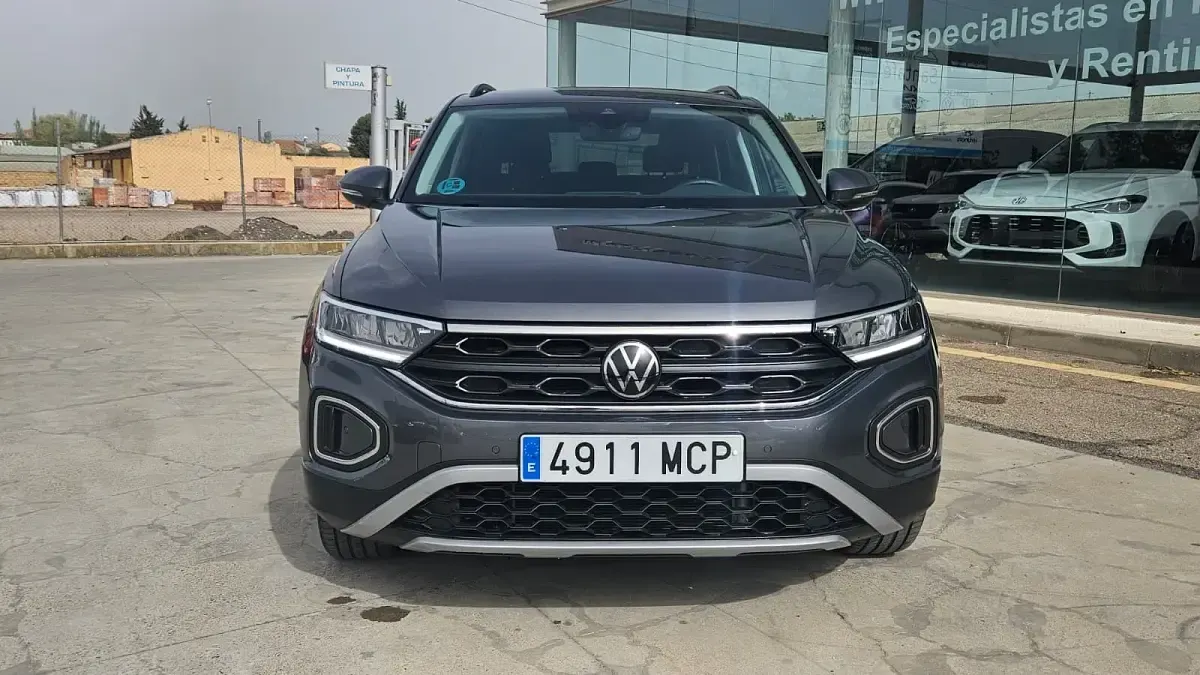 Usado VW T-Roc Life 115 CV (84 kW) 2022 Gris SUV