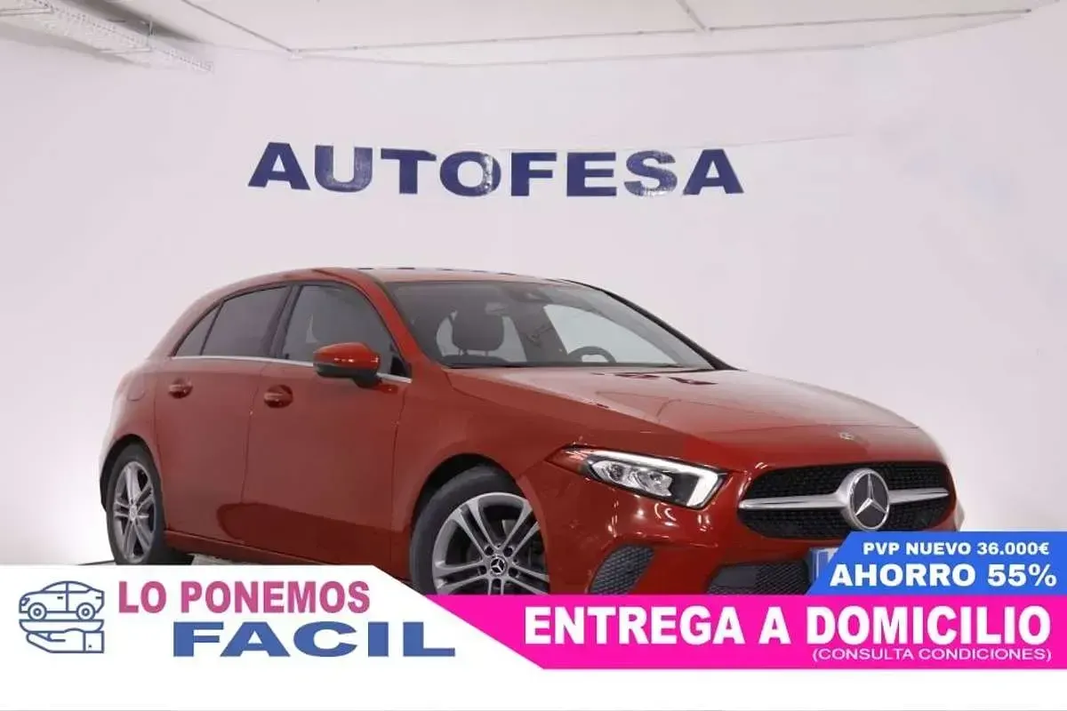 Usado Mercedes A180 109 CV (80 kW) 2019 Rojo Berlina