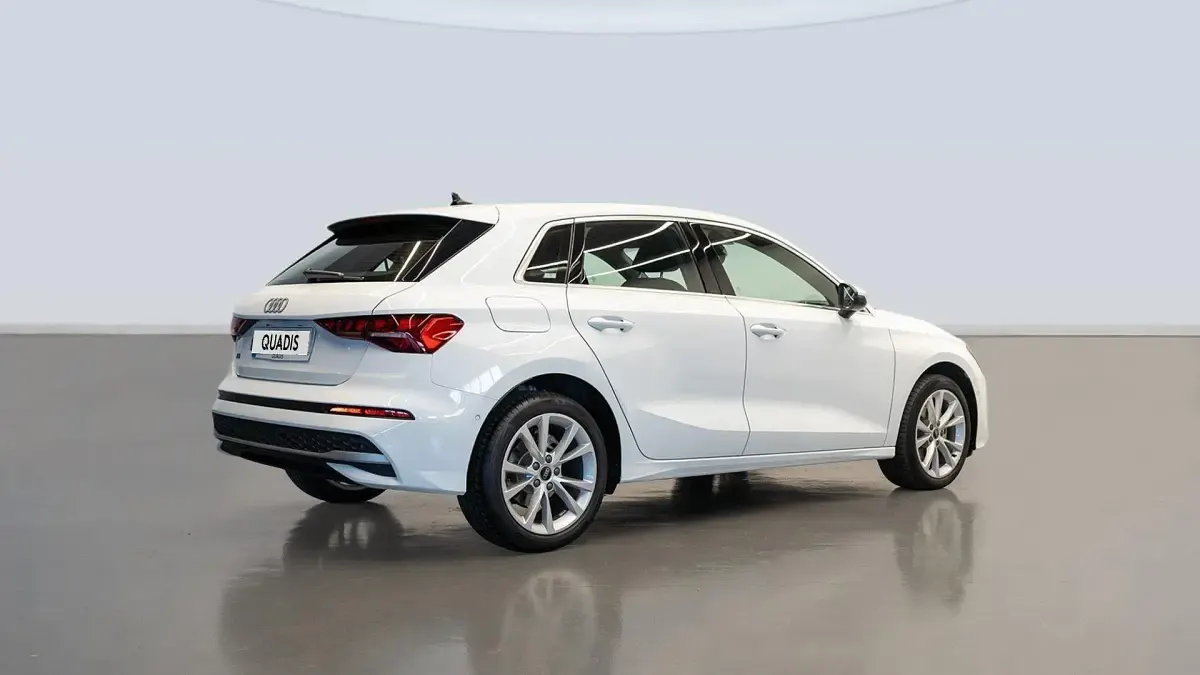 Usado Audi A3 Advanced Plus 116 CV (85 kW) 2025 Blanco Berlina