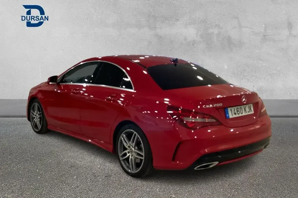 Usado Mercedes CLA200 158 CV (116 kW) 2018 Rojo Berlina