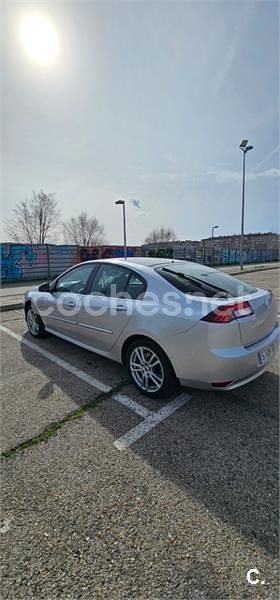Usado Renault Laguna III 110 CV (80 kW) 2011 Gris / plata Berlina