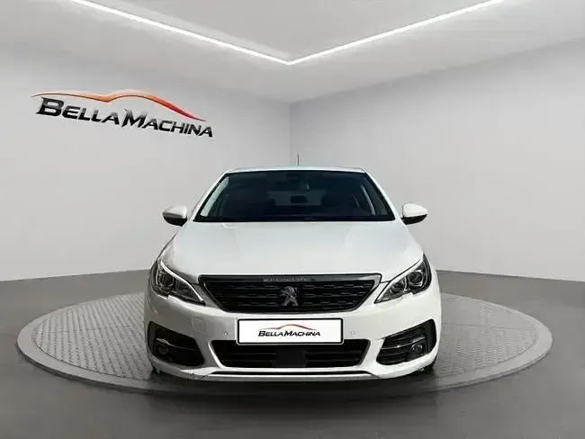Usado Peugeot 308 Allure 130 CV (95 kW) 2021 Blanco Berlina