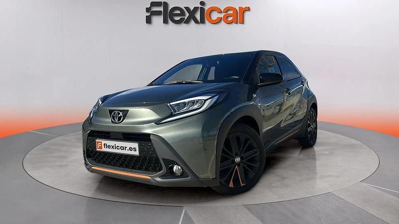 Usado Toyota Aygo X Play 72 CV (52 kW) 2022 Gris SUV