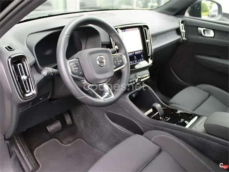 Usado Volvo XC40 Plus 169 kW (231 CV) 2023 Eléctrico SUV